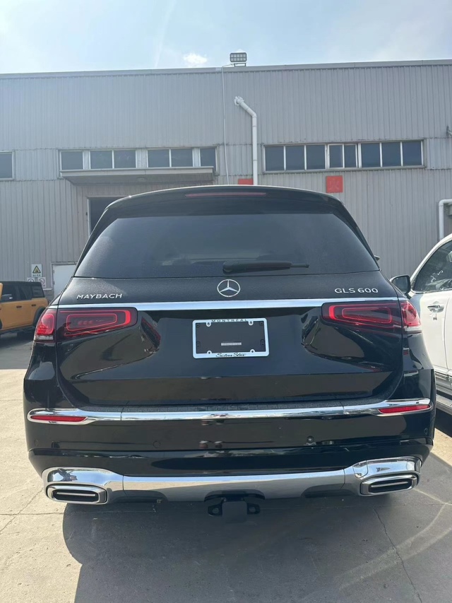 2024款奔驰迈巴赫GLS600展厅国六现车热销 可分期