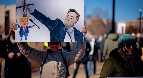 美国联邦调查局正在调查“反特斯拉”暴力活动