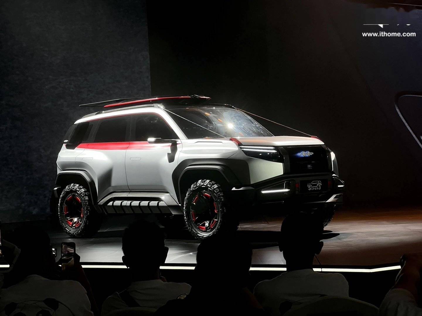 或22万起售 比亚迪方程豹钛3内饰官图发布：实体按键管够