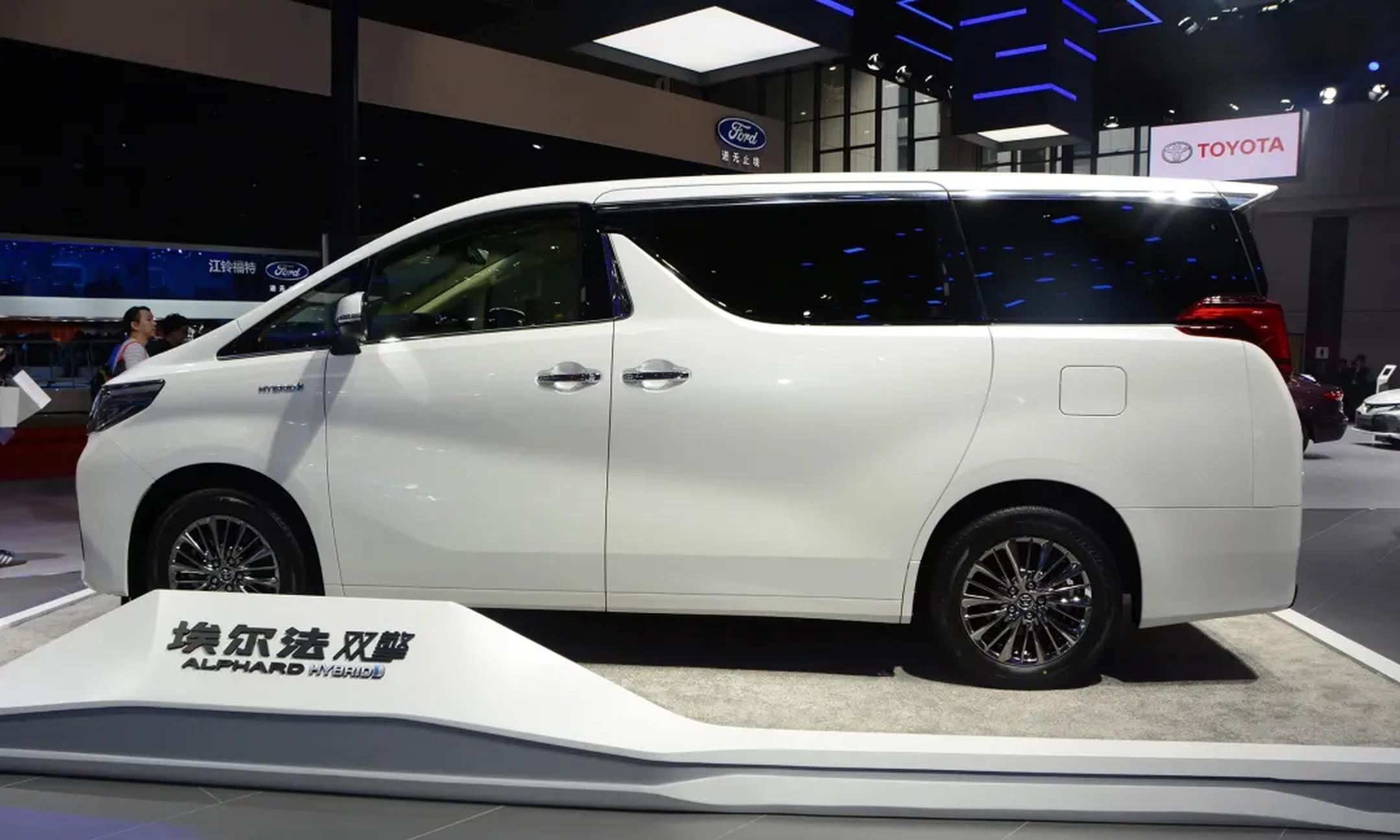 兰博基尼Urus最低报价294万起 直降5.4万