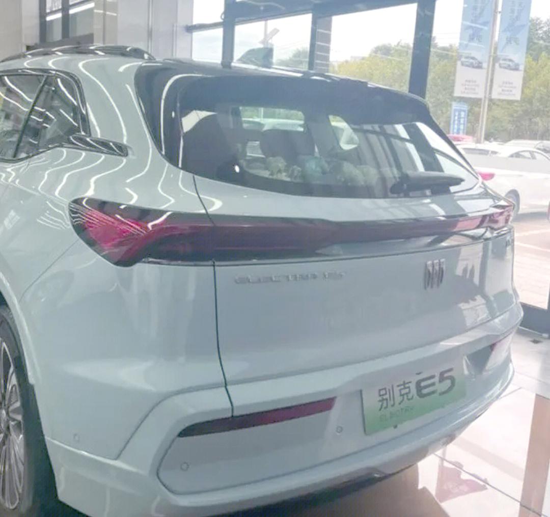 成都别克E5降价3.40万 最低仅售16.19万