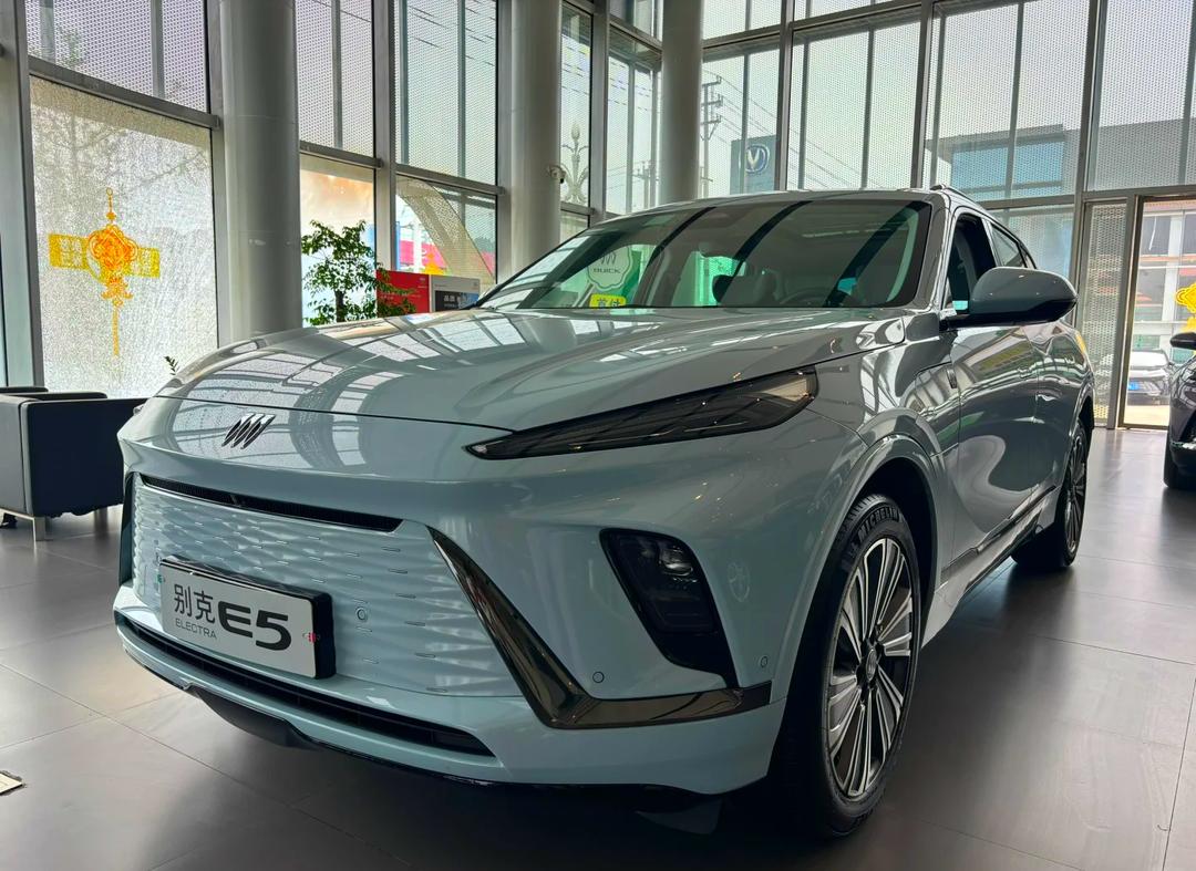 成都别克E5降价3.40万 最低仅售16.19万