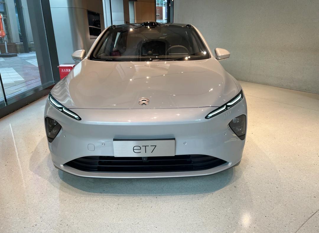 成都蔚来ET7报价42.80万起 暂无优惠