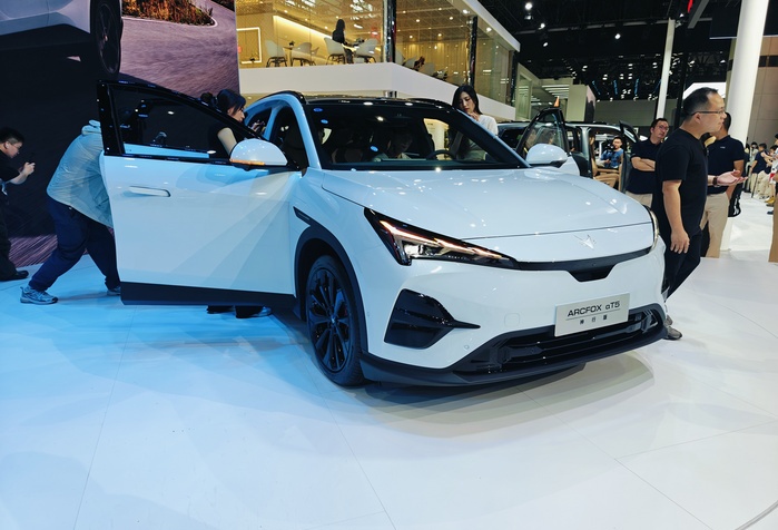 售19.58万元起 极狐阿尔法新6系上市 三激光雷达+华为乾��智驾