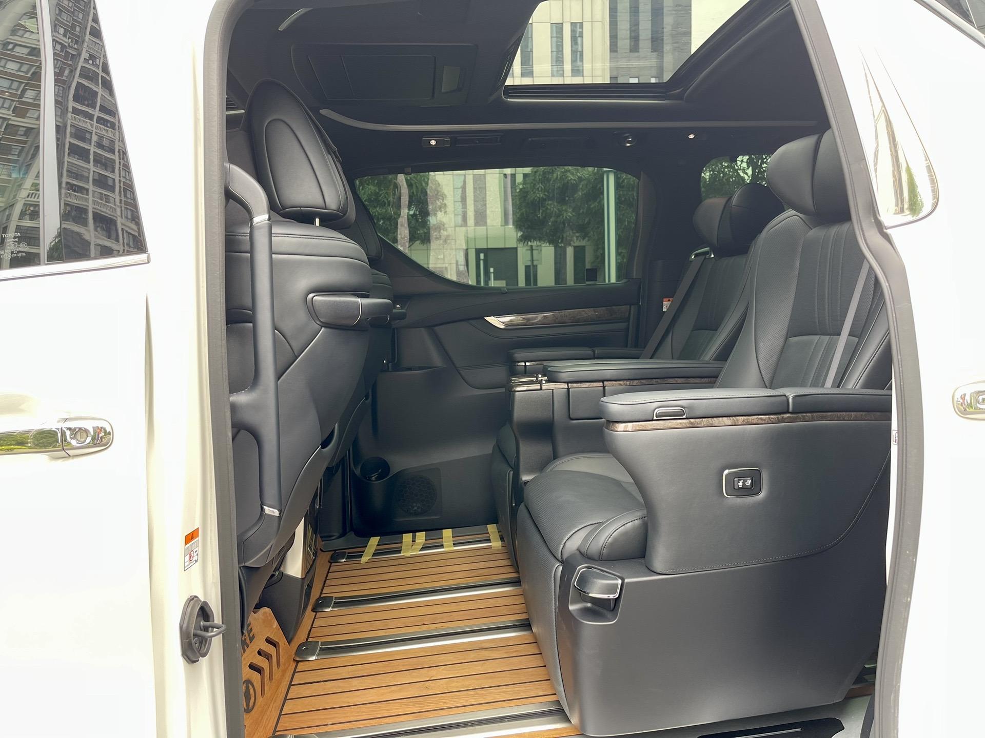 皇冠丰田皇冠威尔法焕新登场，中国售价83万起