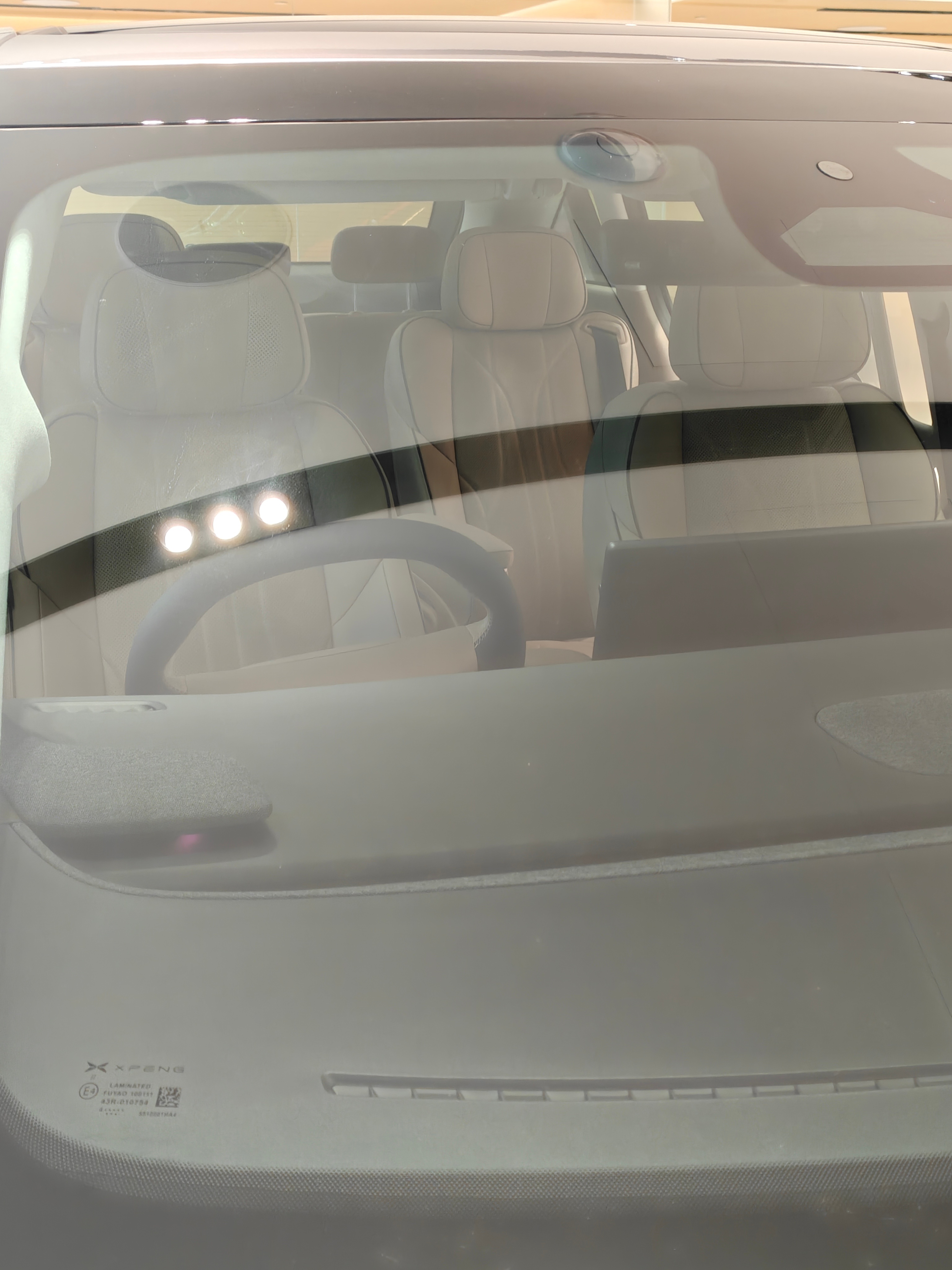 小鹏X9拉上丰田埃尔法挑战尖叫鸡：静谧性结果小鹏完胜