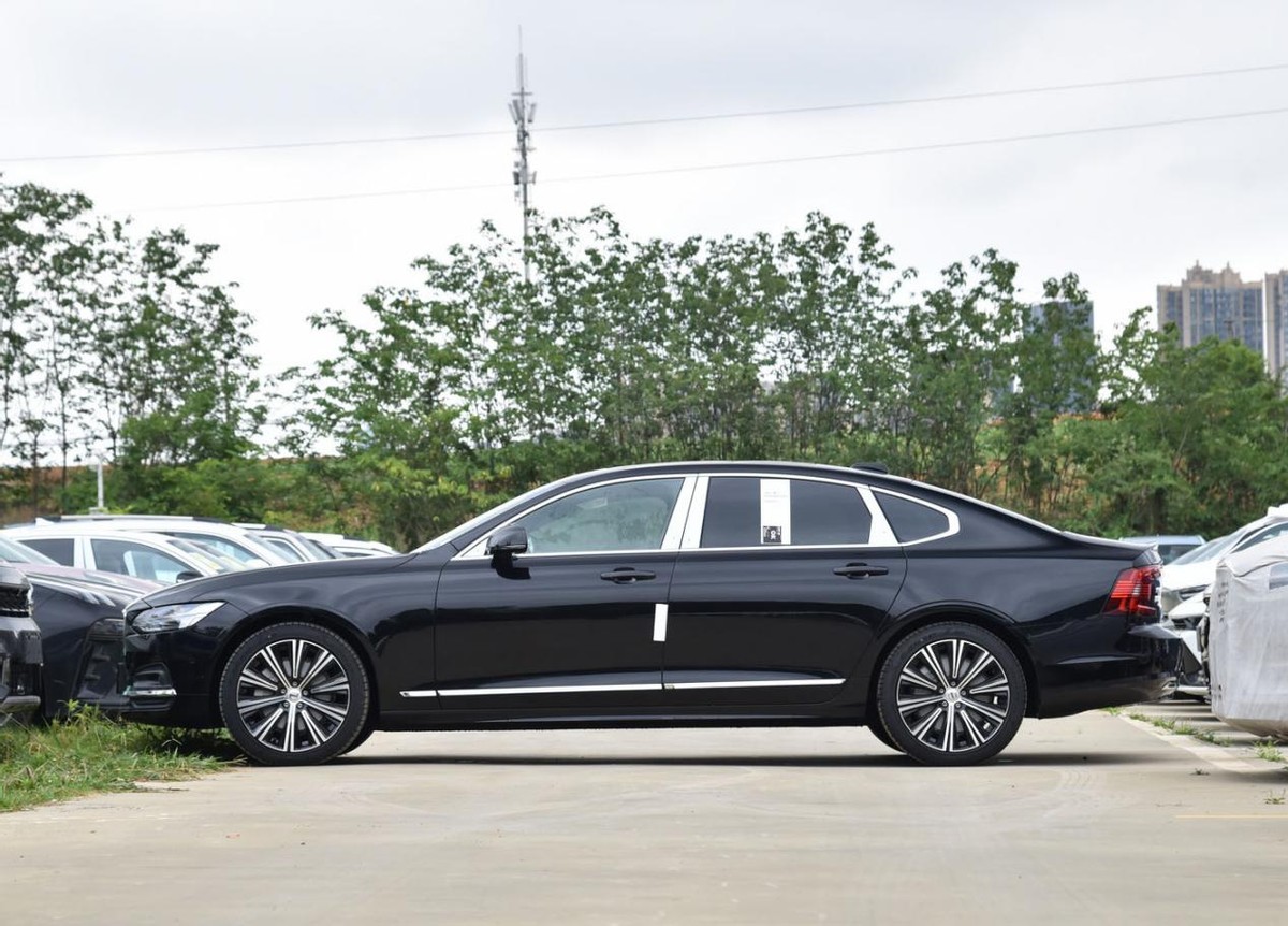 现款售40.69万起 新款沃尔沃S90将于5月29日上市 外观内饰均升级