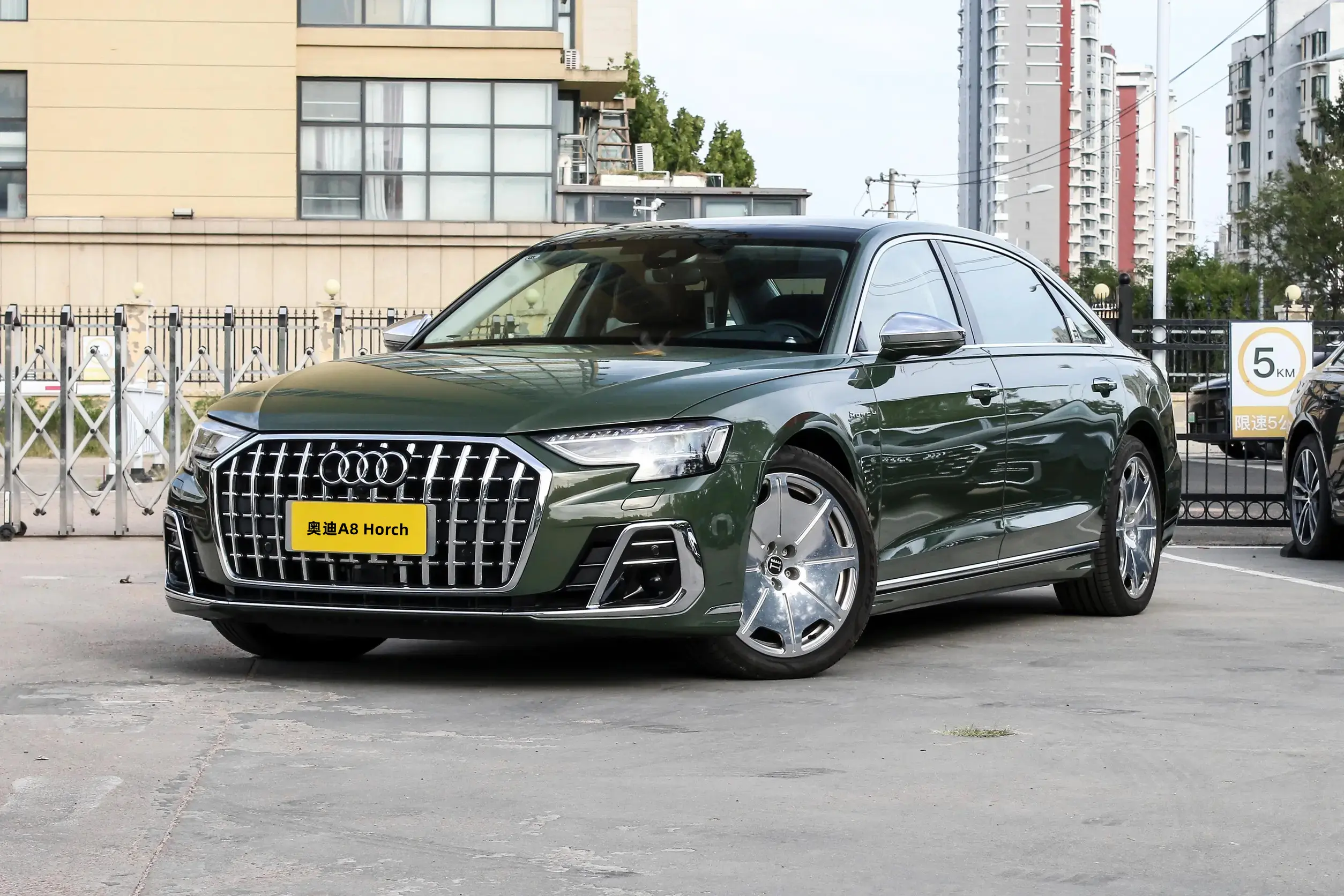 成都迈巴赫S级美版团购钜惠32万 欢迎试乘试驾