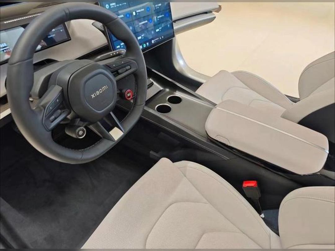 雷军展示小米YU7收纳能力：一地露营装备统统装进车里