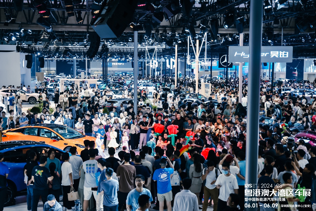 2025粤港澳车展：雷克萨斯NX 260湾曜特别版亮相