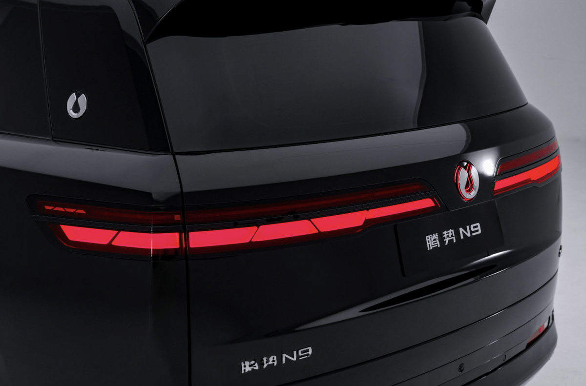 再战问界 全新腾势N8L官图发布：比大哥N9年轻多了