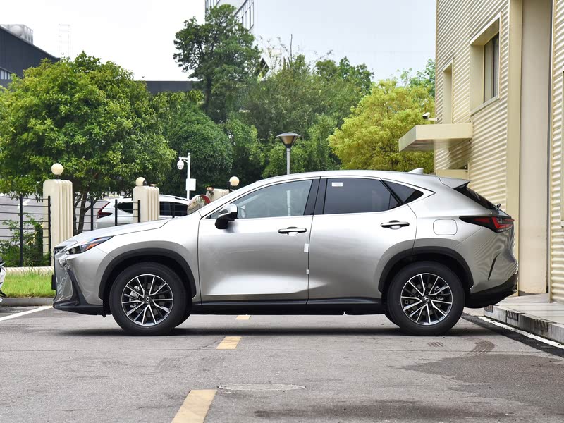 成都雷克萨斯LX加版新款降价促销中 购车直降10万