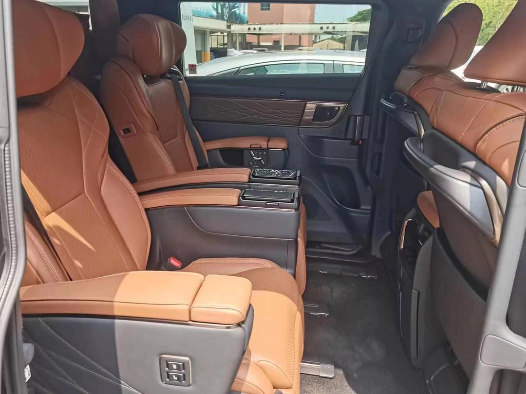 2024款丰田威尔法销售全国 现车价格 可分期