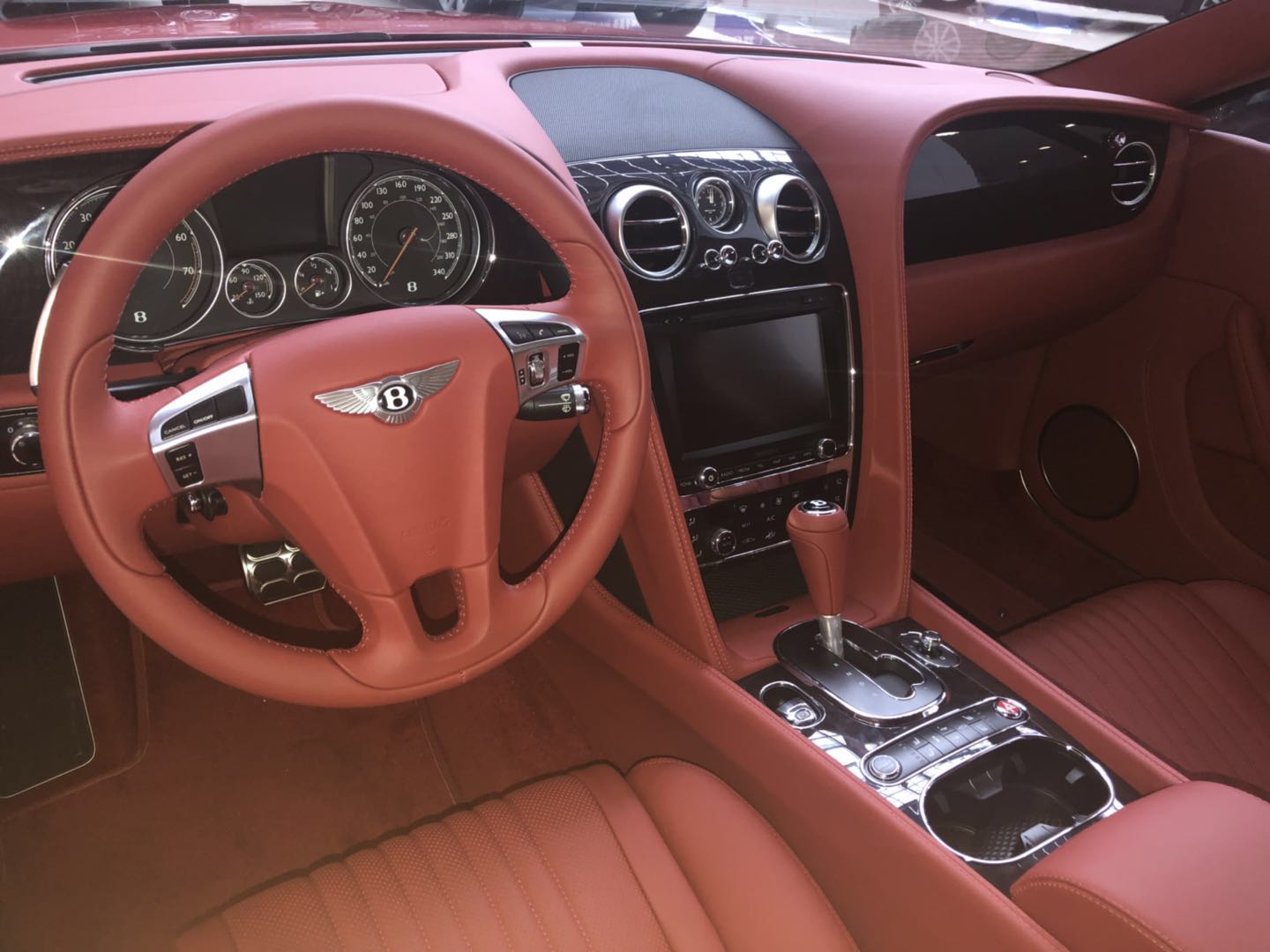 成都平行进口欧陆提供试乘试驾 购车让利50万元