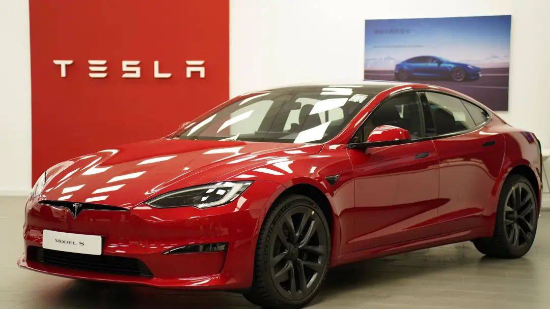 特斯拉：燃油车起火风险远超特斯拉 高达8倍！