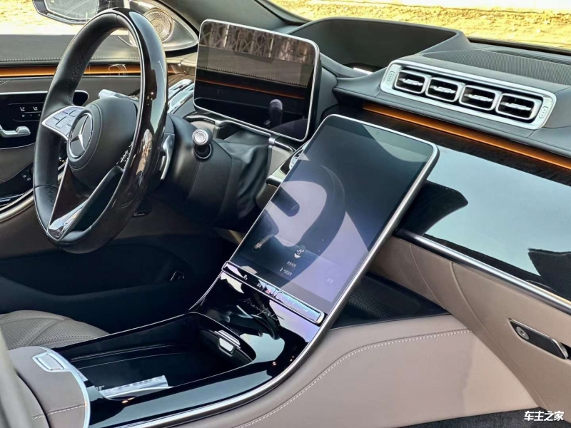 成都奔驰迈巴赫GLS级美版最高降20万 欢迎试乘试驾
