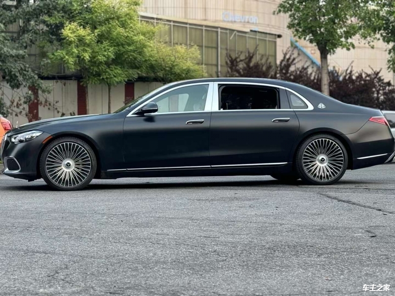 成都平行进口奔驰迈巴赫S级加版限时优惠90万