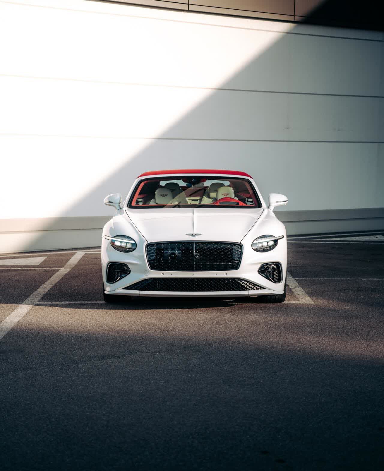 西装暴徒天花板 哑光黑战斗感拉满！宾利欧陆GT Speed新车型谍照